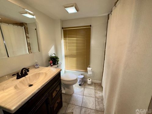 127 Fulton St, Woodbridge NJ  07095-2619 exterior