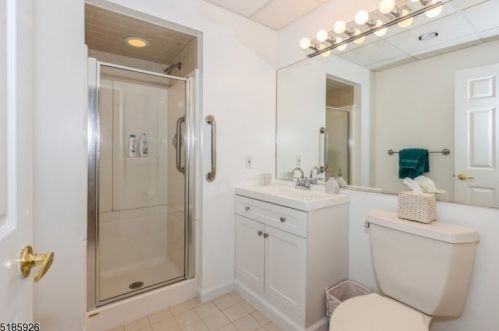 5 Shirewood Dr, Scotch Plains NJ 07076-2513 exterior