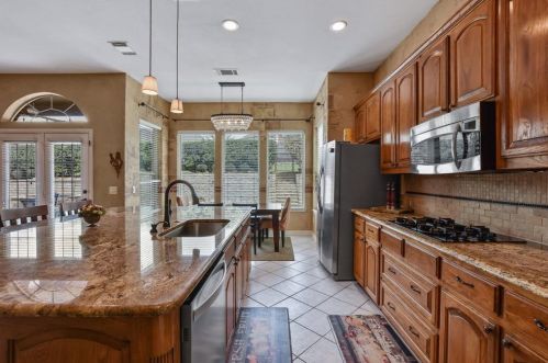 2808 Pasadena Pl, Lewisville TX  75022-5150 exterior