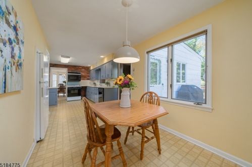 22 Rose Ter, Chatham Township NJ  07928-2070 exterior