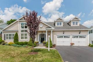 4 Winding Way, Bridgeport, CT 06611-2945