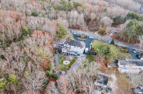 467 Robin Hollow Rd, West Greenwich RI  02817-2118 exterior