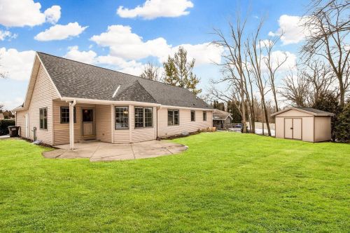 607 Crestview Ln, Mukwonago WI  53149-1103 exterior