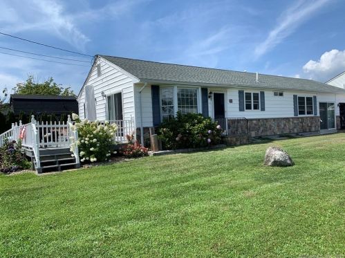 53 Biscayne Blvd, Lyme CT  06371-2408 exterior