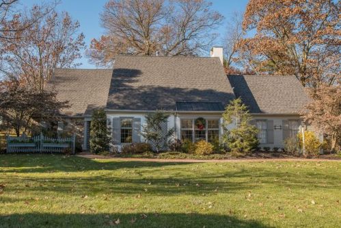 306 Doe Run Ln, Wayne, PA 19087-2756