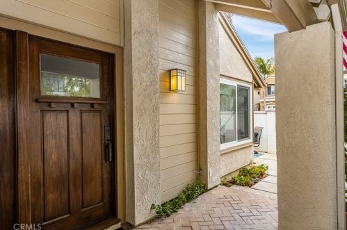 513 15th St, Huntington Beach CA  92648-4045 exterior