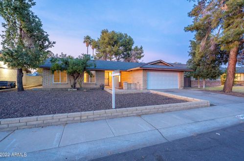 5420 Seldon Ln, Glendale, AZ 85302-4826
