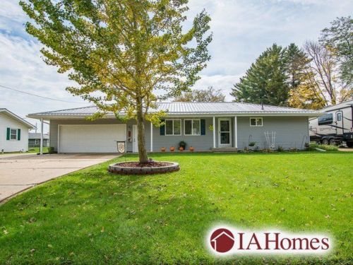 204 Howard St, Alburnett, IA 52202-7713