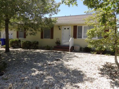 4 Longpoint Dr, Bricktown NJ  08723-7541 exterior