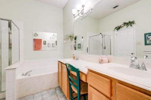 833 Pinnacle Cir, Lewisville TX 75077-2537 exterior