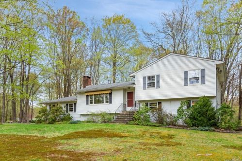 145 Elmwood Rd, Lewisboro, NY 10590-2204