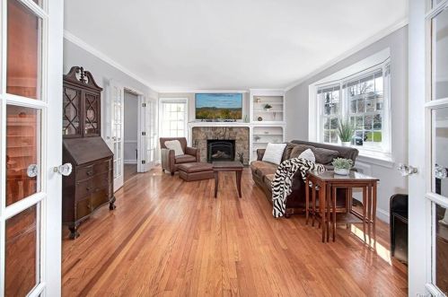 120 Albemarle Rd, White Plains, NY 10605-3304