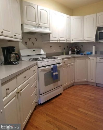 33 Maple St, Princeton NJ  08542-3850 exterior