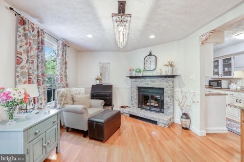 10902 Barton Hill Ct, Herndon VA  20191-5000 exterior