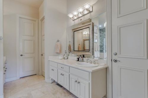 3101 Oak Crest Dr, Lewisville TX  75022-5268 exterior