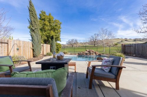 1180 Brae Ct, Folsom CA  95630-6110 exterior