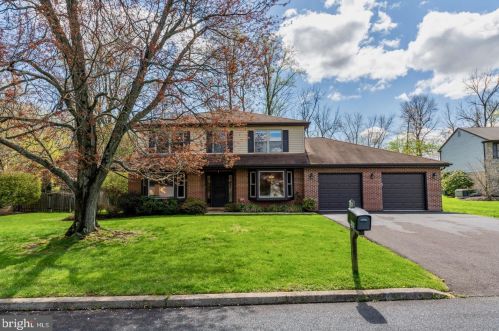 826 Village Cir, Blue Bell, PA 19422-1639