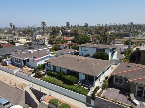 1842 Pacific St, Oceanside, CA 92054-5810