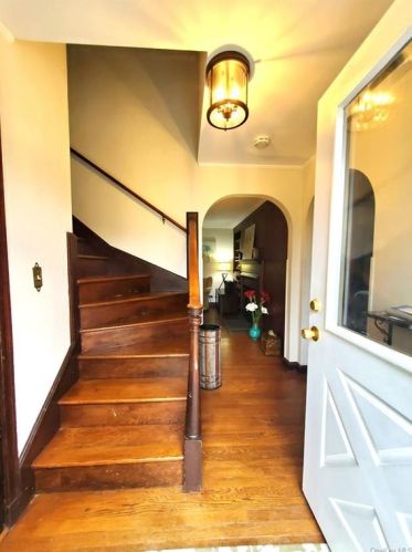 7 Normandy Rd, White Plains, NY 10603-1014