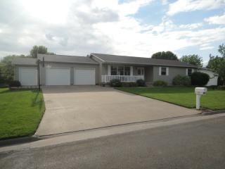 1511 4th Ave, Washington, IA 52353-2807