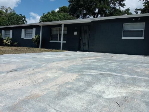 6343 Breezewood St, Orlando, FL 32818-2207