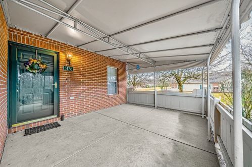 5178 Polo Fields Dr, Gibsonia, PA 15044-7608