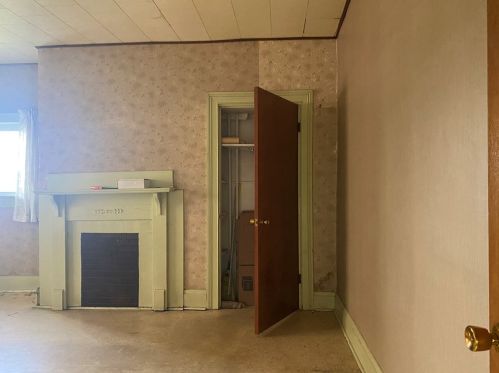 821 10th Ave, Whitaker PA  15120-1924 exterior