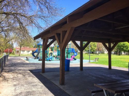 1411 Victoria Dr, Waukesha WI  53189-7408 exterior