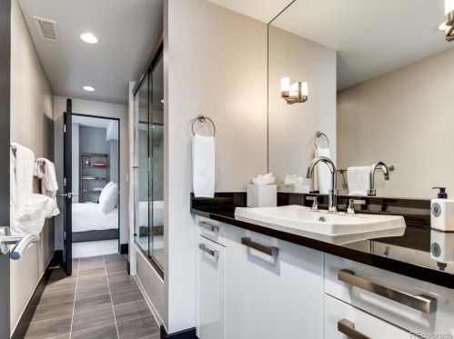 514 Cook St, Denver CO 80205-3735 exterior