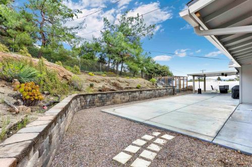 2855 Victoria Dr, Alpine CA  91901-3669 exterior