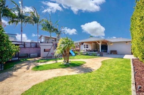 1740 Hickory Ave, Torrance CA 90503-7219 exterior