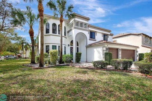 5098 168 Ave, Hollywood FL  33027-4913 exterior