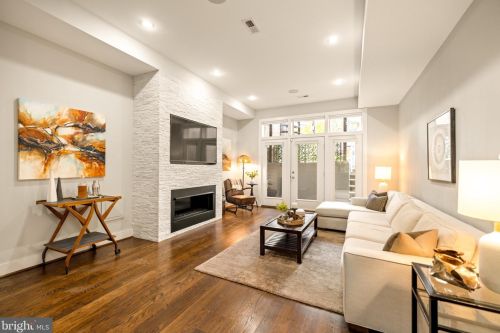 1107 Kenyon St, Washington, DC 20010-2419