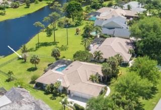 6620 Woodlake Rd, Jupiter, FL 33458-2447