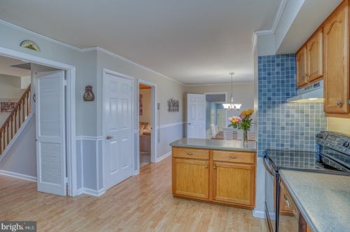 42 Saratoga Dr, New Castle DE  19720-4232 exterior