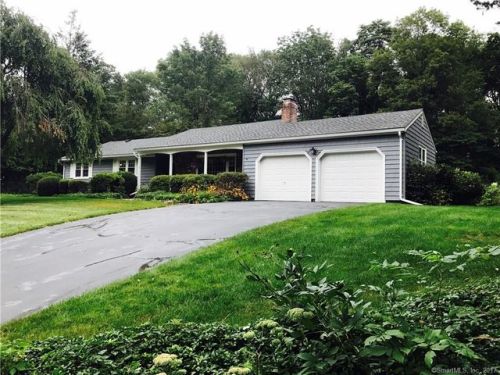 3 Connshire Dr, Waterford, CT 06385-4125