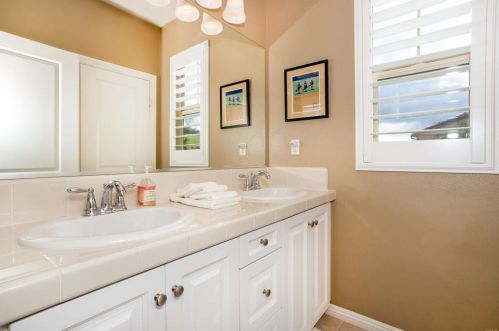 7031 Sitio Corazon, Carlsbad CA  92009-2038 exterior