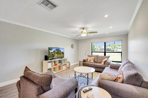 5870 Sugar Palm Ct, Delray Beach FL  33484-2029 exterior