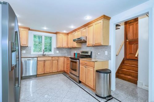 23 Mayflower Dr, Wilton CT  06897-1003 exterior