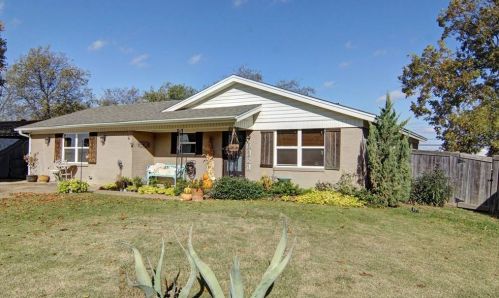 8832 Kate St, Fort Worth, TX 76108-1017