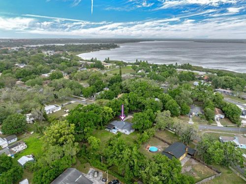 1627 Holly Rd, Lakeland FL  33801-2210 exterior