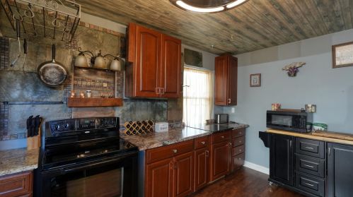 275 Willow Dr, Zanesville OH  43701-1252 exterior