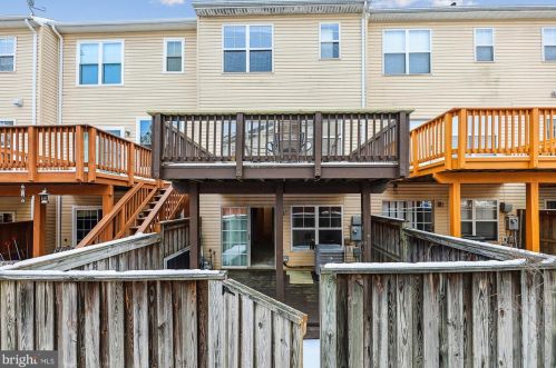 14388 Madrigal Dr, Woodbridge VA  22193-7907 exterior