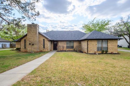 2144 Pembrooke Pl, Denton, TX 76205-8208
