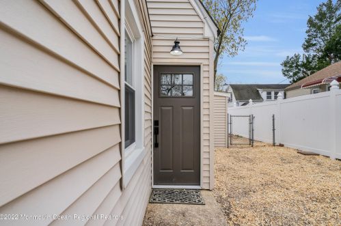 839 Lynnwood Ave, Bricktown NJ  08723-5253 exterior