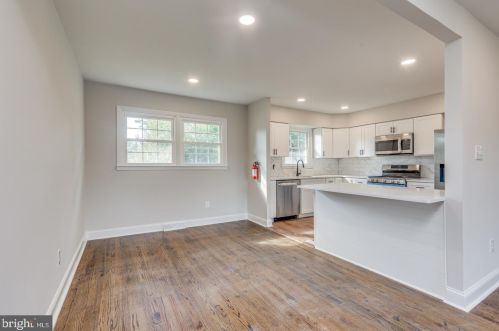 2423 Branch Pike, Riverton NJ  08077-4262 exterior