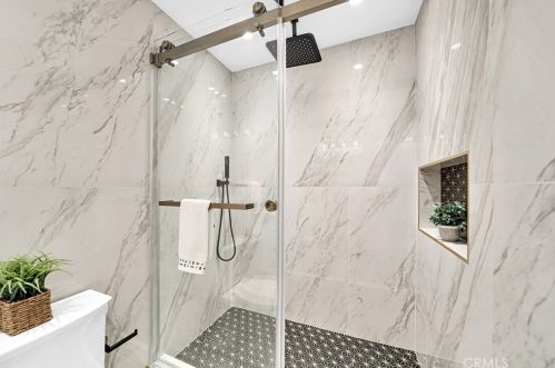 10071 Cliff Dr, Huntington Beach CA  92646-6604 exterior