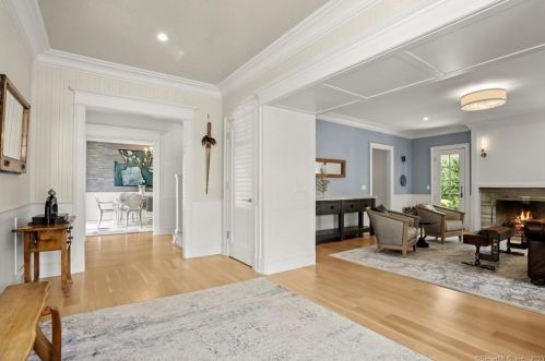 310 South Ave, New Canaan CT  06840-5820 exterior