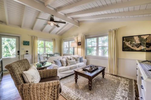 966 Fitzhugh St, Sanibel, FL 33957-4520