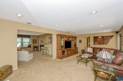 80 Stonehurst Ln, Huntington Station NY  11746-7934 exterior